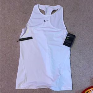 Nike Training razorback